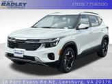 Photo of 2025 Snow White Pearl Kia Seltos