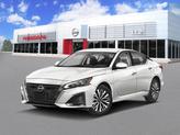 Photo of 2025 White Pearl Nissan Altima