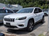 Thumbnail of 2022 Bright White Clearcoat Jeep Cherokee
