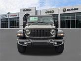 Thumbnail of 2025 Granite Crystal Clearcoat Metallic Jeep Gladiator