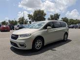 Thumbnail of 2021 Luxury White Pearlcoat Chrysler Pacifica
