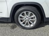 Thumbnail of 2019 Bright White Clearcoat Jeep Cherokee