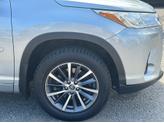 Thumbnail of 2018 Celestial Silver Metallic Toyota Highlander