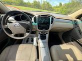 Thumbnail of 2005 Champagne Toyota Highlander