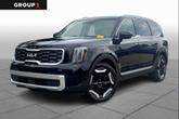 Photo of 2024 Ebony Black Kia Telluride