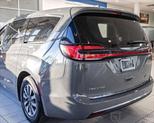 Thumbnail of 2020 Bright White Clearcoat Chrysler Pacifica