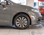 Thumbnail of 2020 Bright White Clearcoat Chrysler Pacifica