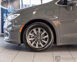 Thumbnail of 2020 Bright White Clearcoat Chrysler Pacifica