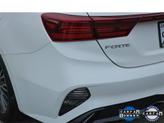 Thumbnail of 2022 Snow White Pearl Kia Forte