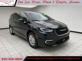 Thumbnail of 2025 Diamond Black Crystal Pearlcoat Chrysler Pacifica