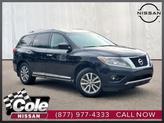 Photo of 2014 Super Black Metallic Nissan Pathfinder