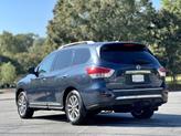 Thumbnail of 2015 Arctic Blue Metallic Nissan Pathfinder