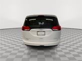 Thumbnail of 2017 Bright White Clearcoat Chrysler Pacifica