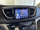 Thumbnail of 2017 Bright White Clearcoat Chrysler Pacifica