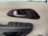 Thumbnail of 2017 Bright White Clearcoat Chrysler Pacifica