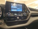 Thumbnail of 2022 Moon Dust Toyota Highlander