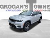 Photo of 2025 Silver Zynith Jeep Grand Cherokee