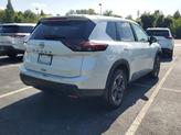 Thumbnail of 2025 Everest White P Nissan Rogue