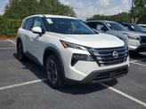 Thumbnail of 2025 Everest White P Nissan Rogue