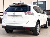 Thumbnail of 2016 White Nissan Rogue