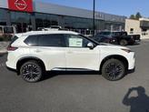 Thumbnail of 2026 Everest White Pearl Tricoat Nissan Rogue