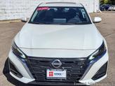 Thumbnail of 2023 Pearl White Tricoat Nissan Altima