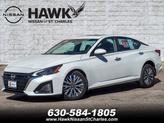 Photo of 2023 Pearl White Tricoat Nissan Altima