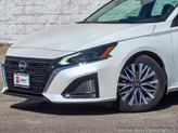 Thumbnail of 2023 Pearl White Tricoat Nissan Altima