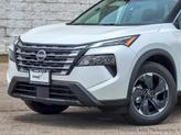 Thumbnail of 2025 Everest White Pearl Nissan Rogue