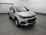 Thumbnail of 2017 Silver Ice Metallic Chevrolet Trax