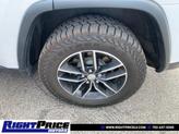 Thumbnail of 2017 Bright White Clearcoat Jeep Grand Cherokee