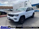 Photo of 2017 Bright White Clearcoat Jeep Grand Cherokee