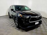 Thumbnail of 2023 Midnight Black Metallic Toyota Highlander