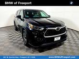 Photo of 2023 Midnight Black Metallic Toyota Highlander