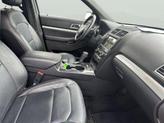 Thumbnail of 2017 White Platinum Metallic Tri-Coat Ford Explorer