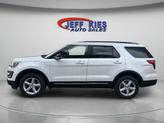 Thumbnail of 2017 White Platinum Metallic Tri-Coat Ford Explorer