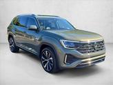 Thumbnail of 2026 avocado green pearl Volkswagen Atlas