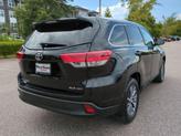 Thumbnail of 2019 Midnight Black Metallic Toyota Highlander