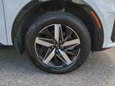 Thumbnail of 2021 Glacial White Pearl Kia Sorento