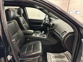 Thumbnail of 2022 Diamond Black Crystal Pearlcoat Jeep Grand Cherokee