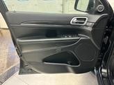 Thumbnail of 2022 Diamond Black Crystal Pearlcoat Jeep Grand Cherokee
