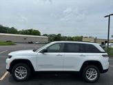 Thumbnail of 2025 Bright White Clearcoat Jeep Grand Cherokee
