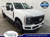 Photo of 2025 Oxford White Ford F-250
