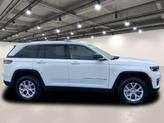 Thumbnail of 2022 Bright White Clearcoat Jeep Grand Cherokee