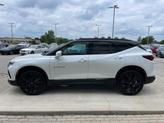 Thumbnail of 2022 Iridescent Pearl Tricoat Chevrolet Blazer