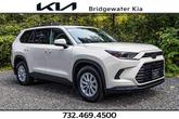 Photo of 2024 White Toyota Grand Highlander