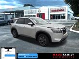 Photo of 2025 Silver Nissan Pathfinder