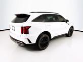 Thumbnail of 2022 Glacial White Pearl Kia Sorento