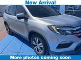 Photo of 2016 Lunar Silver Metallic Honda Pilot