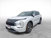 Photo of 2025 White Diamond Mitsubishi Outlander